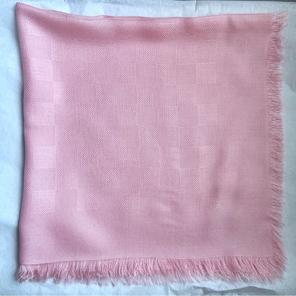EATON vintage soft pink scarf - Picture 2 of 7